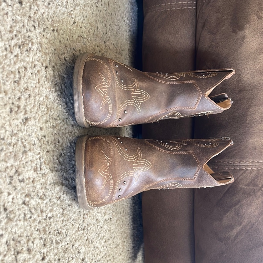 Sterling River western inspired zipper boots. Size 11 in woman’s.